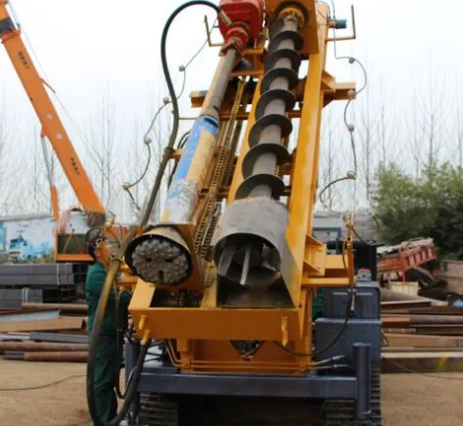 多功能型太陽(yáng)能光伏打樁機(jī)特點(diǎn)